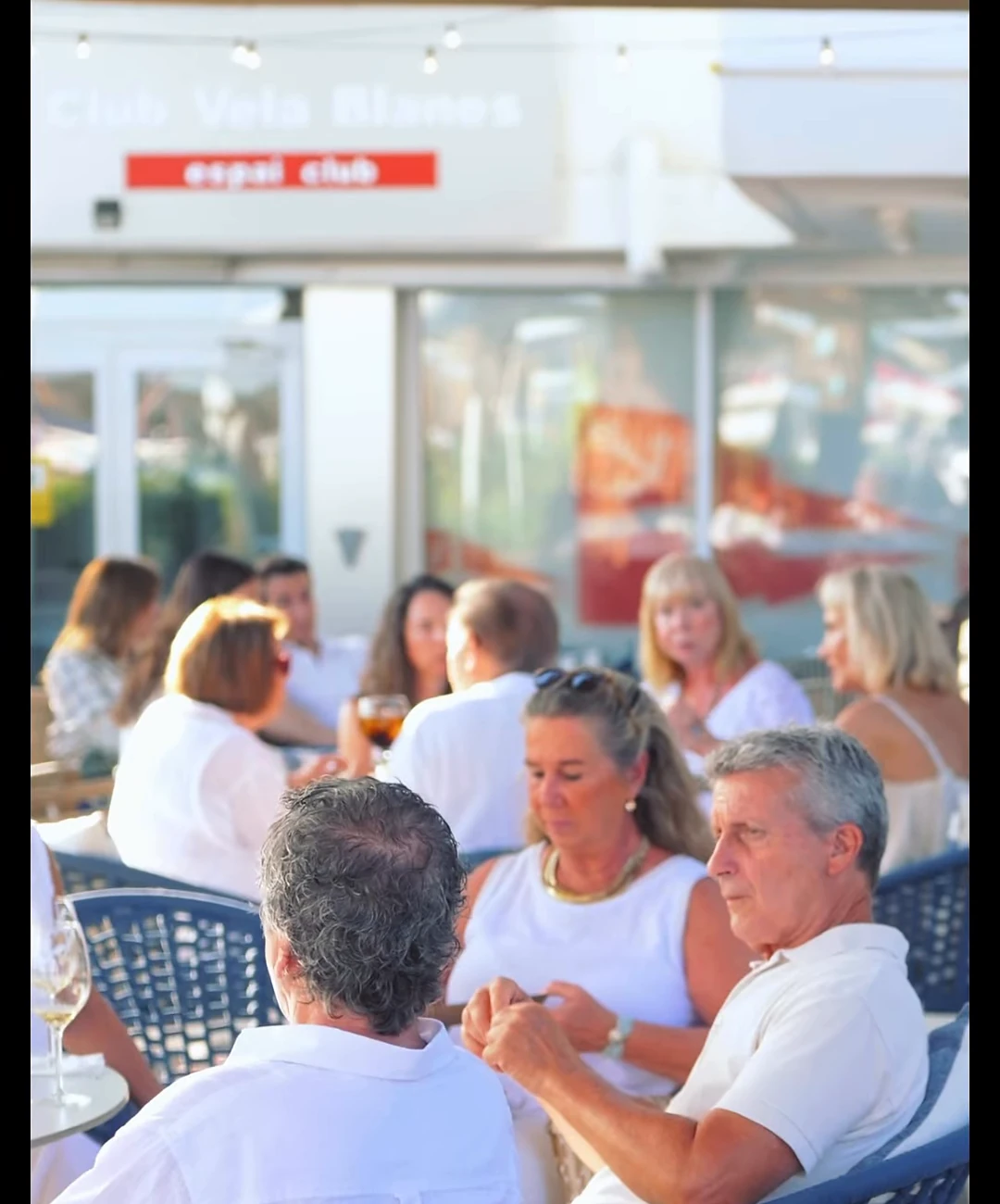 Invitados en la terraza de una presentación de Relojes Ferreras